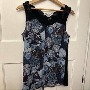 ⭐️ Amanda Green Floral Print Sleeveless Blouse - Blue and Black